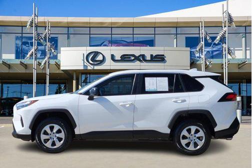 2023 Toyota RAV4 LE