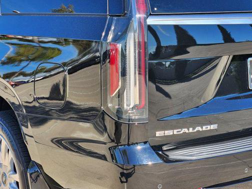 2021 Cadillac Escalade ESV Luxury