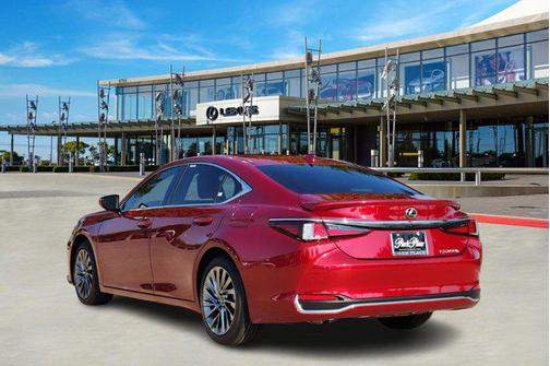 2025 Lexus ES 300h Luxury