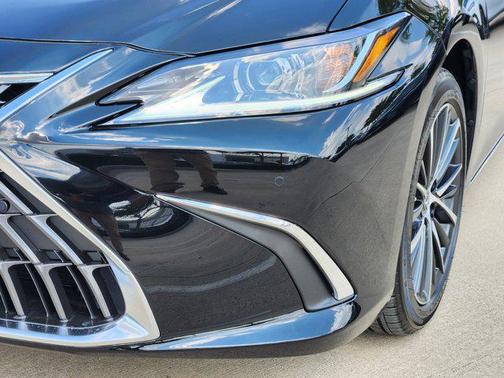 2025 Lexus ES 350 Base