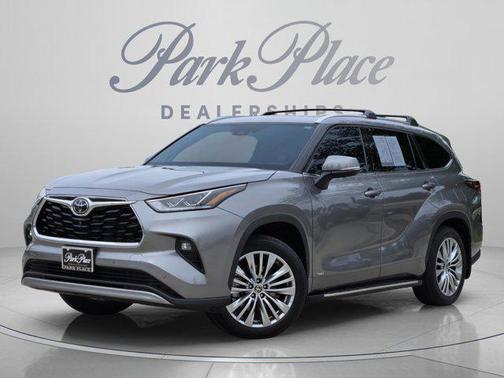 Heavy Metal 2025 Toyota Highlander Hybrid Platinum