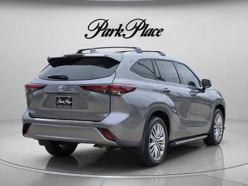Heavy Metal 2025 Toyota Highlander Hybrid Platinum