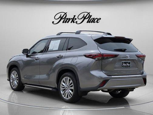 Heavy Metal 2025 Toyota Highlander Hybrid Platinum