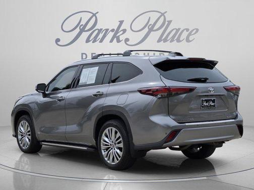 Heavy Metal 2025 Toyota Highlander Hybrid Platinum