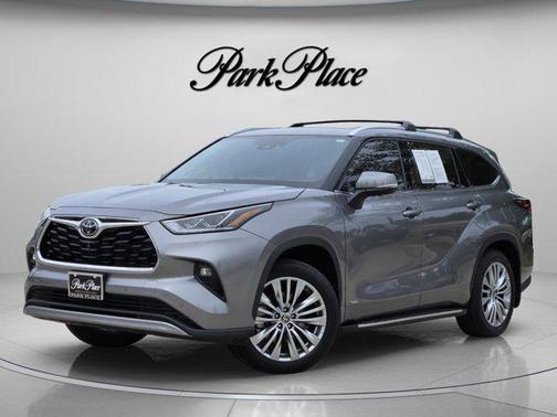 Heavy Metal 2025 Toyota Highlander Hybrid Platinum