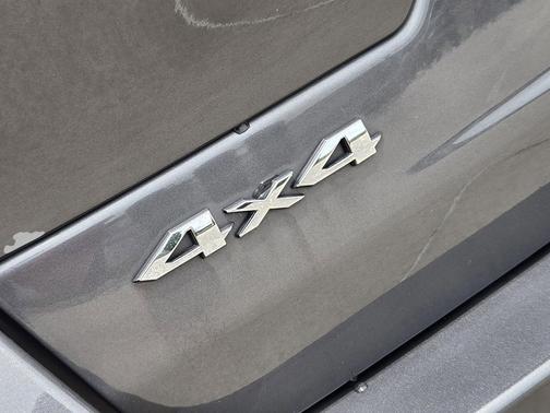 Baltic Gray Metallic Clearcoat 2022 Jeep Grand Cherokee Overland