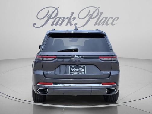 Baltic Gray Metallic Clearcoat 2022 Jeep Grand Cherokee Overland