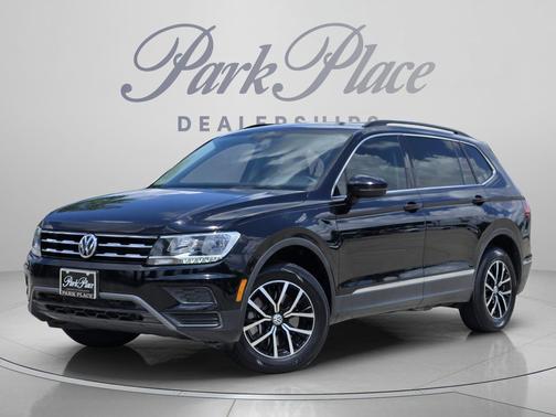 Deep Black 2021 Volkswagen Tiguan 2.0T SE