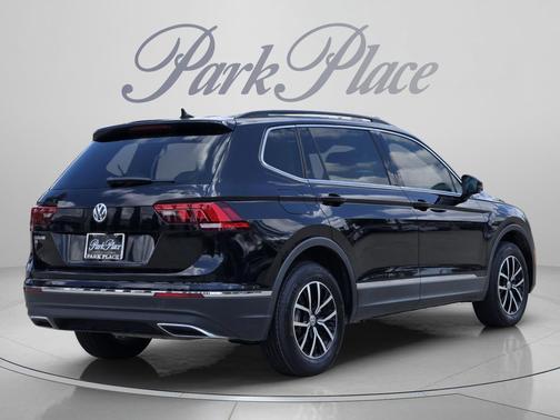 Deep Black 2021 Volkswagen Tiguan 2.0T SE