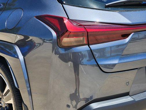 2025 Lexus UX 300h Premium