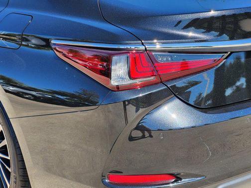 2025 Lexus ES 350 Premium