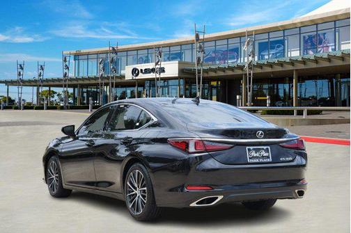 2025 Lexus ES 350 Base