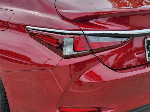 2022 Lexus ES 350 Ultra Luxury