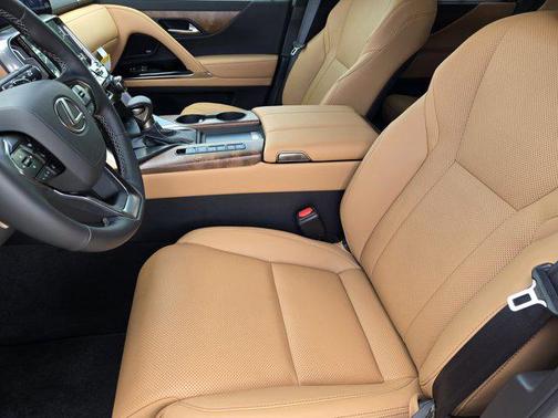 Eminent White Pearl 2026 Lexus LX 700h Luxury