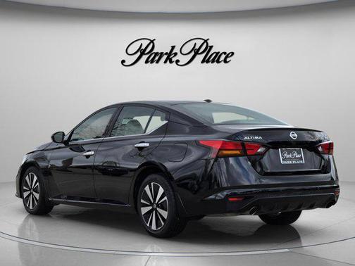 2020 Nissan Altima 2.5 SV