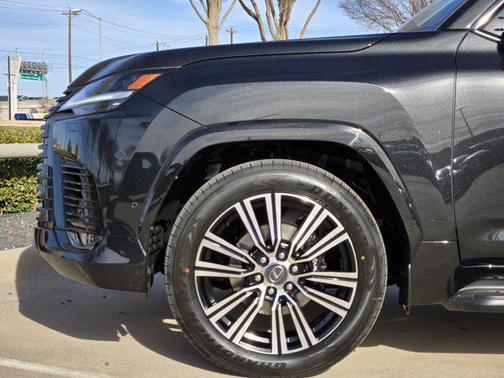 2026 Lexus LX 700h Luxury