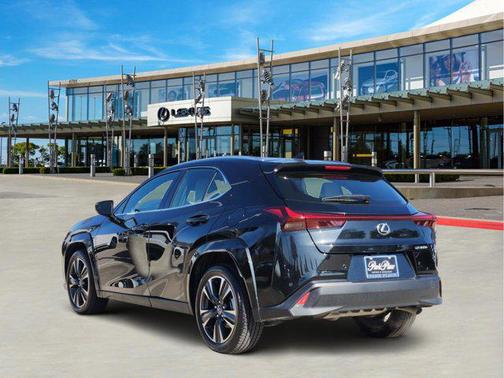 2025 Lexus UX 300h Premium