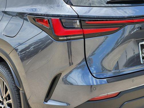 2025 Lexus NX 350h Premium