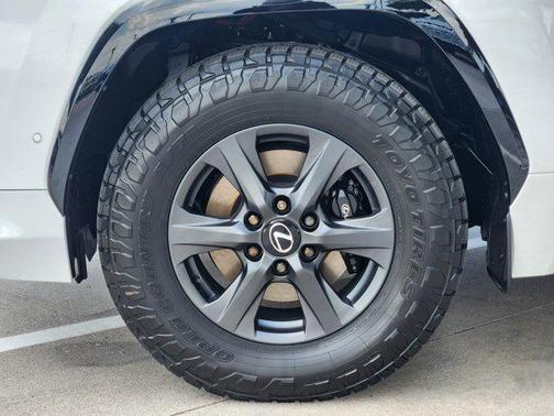 2025 Lexus LX 700h Overtrail