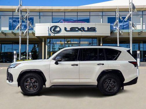 2025 Lexus LX 700h Overtrail