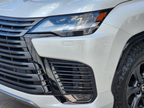 2025 Lexus LX 700h Overtrail