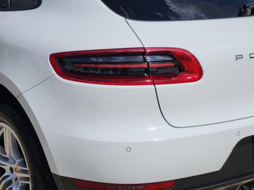 2018 Porsche Macan Base