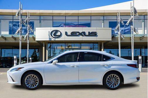 2025 Lexus ES 300h Ultra Luxury