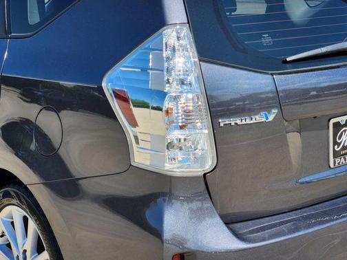 2013 Toyota Prius v Five