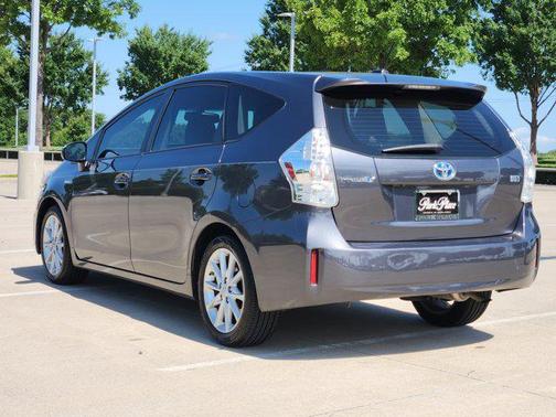 2013 Toyota Prius v Five