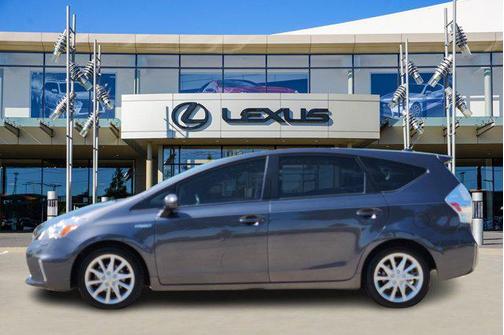 2013 Toyota Prius v Five