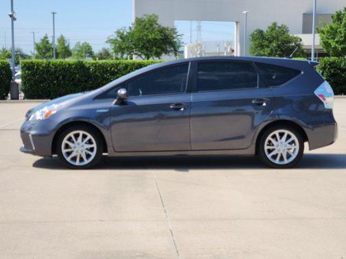2013 Toyota Prius v Five