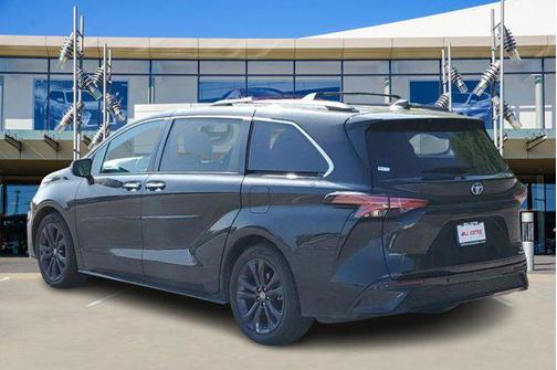 2022 Toyota Sienna XSE 7 Passenger