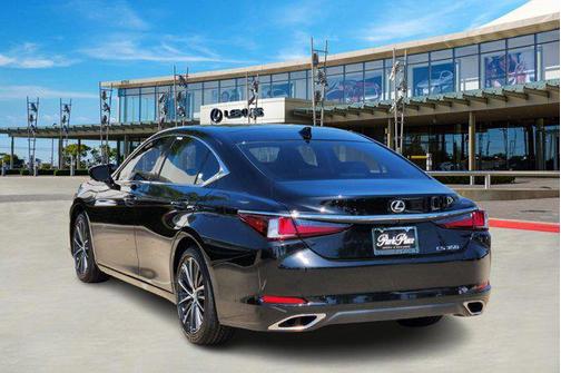 2025 Lexus ES 350 Base