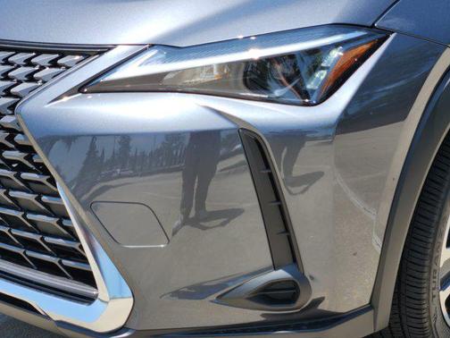2025 Lexus UX 300h Base