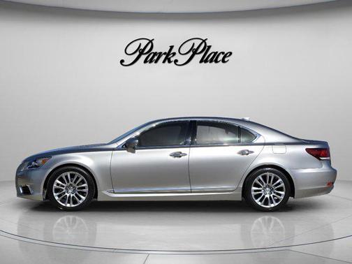 Atomic Silver 2017 Lexus LS 460 Base