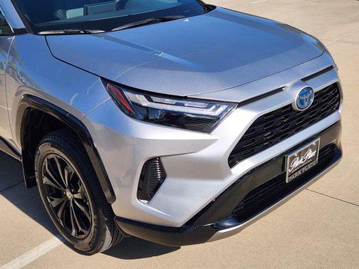 2024 Toyota RAV4 Hybrid SE