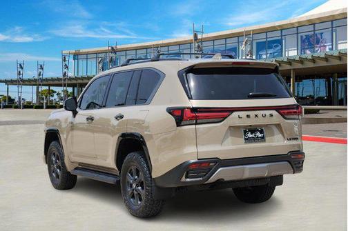 2025 Lexus LX 700h Overtrail