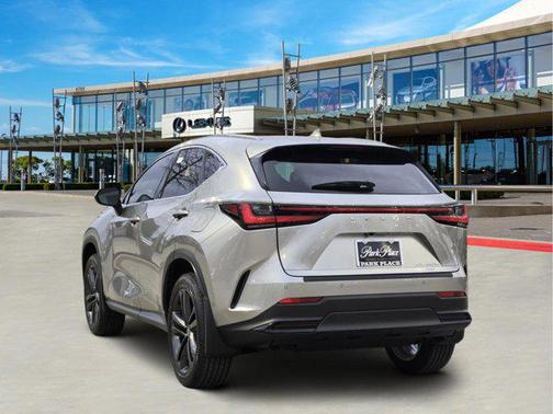 2026 Lexus NX 450h+ Luxury