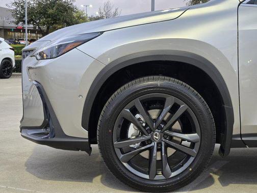 2026 Lexus NX 450h+ Luxury