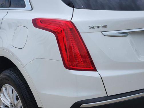 2017 Cadillac XT5 Base
