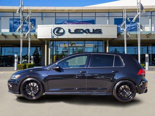 2017 Volkswagen Golf R 2.0T DSG