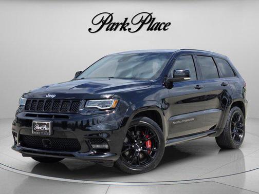 Diamond Black Crystal Pearlcoat 2017 Jeep Grand Cherokee SRT