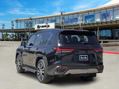 2026 Lexus LX 700h Luxury