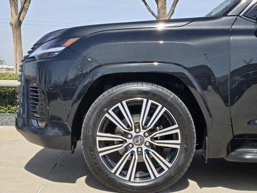 2026 Lexus LX 700h Luxury