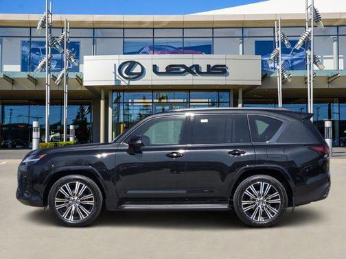 2026 Lexus LX 700h Luxury