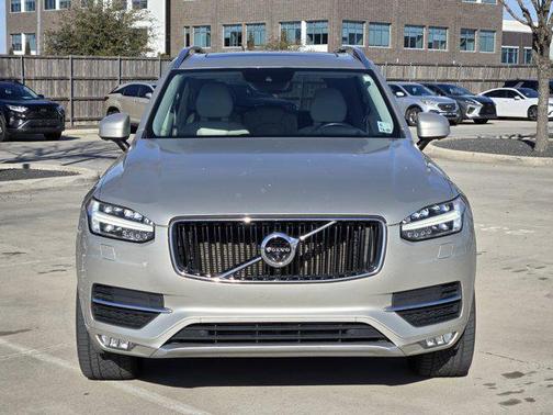 2016 Volvo XC90 T6 Momentum