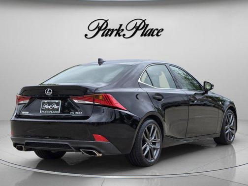 Obsidian 2018 Lexus IS 300 Base