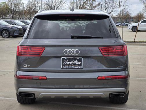 2019 Audi Q7 45 Premium Plus