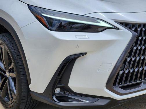 2025 Lexus NX 450h+ Luxury