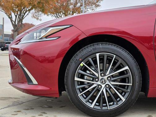 2025 Lexus ES 350 Base